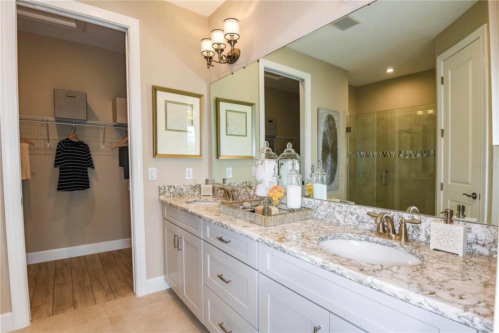 AZARIO ESPLANADE - Residential