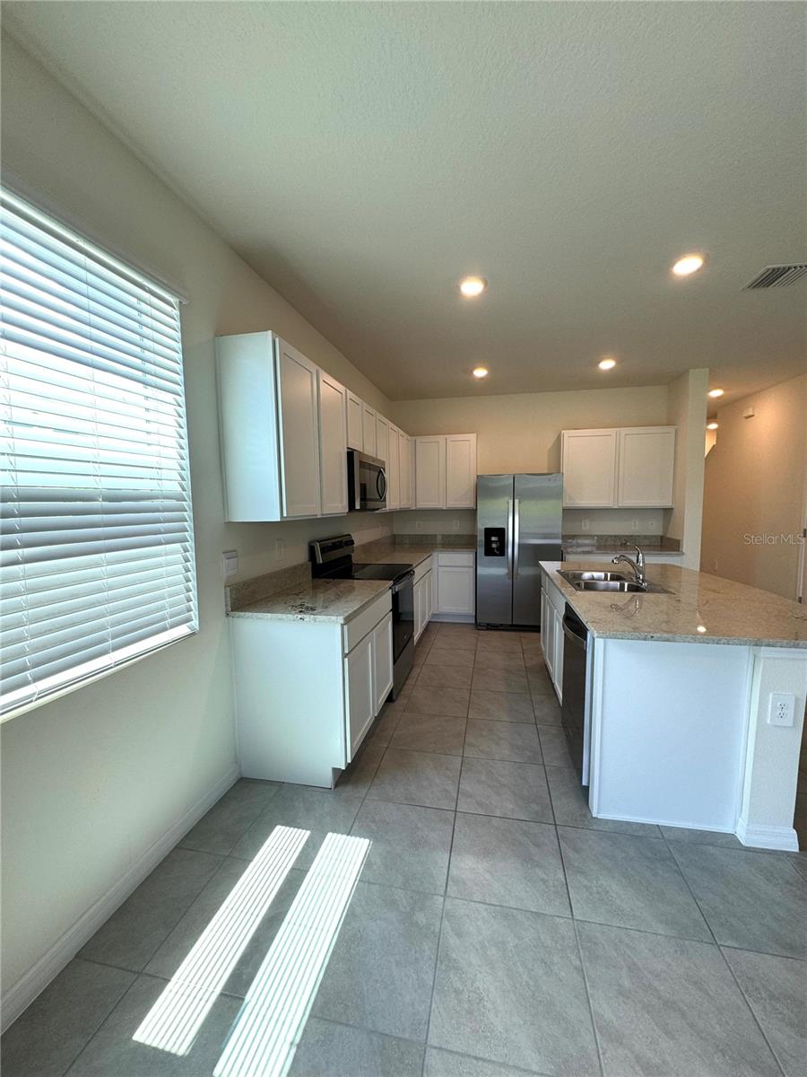 PROMENADE EAST - Residential Lease