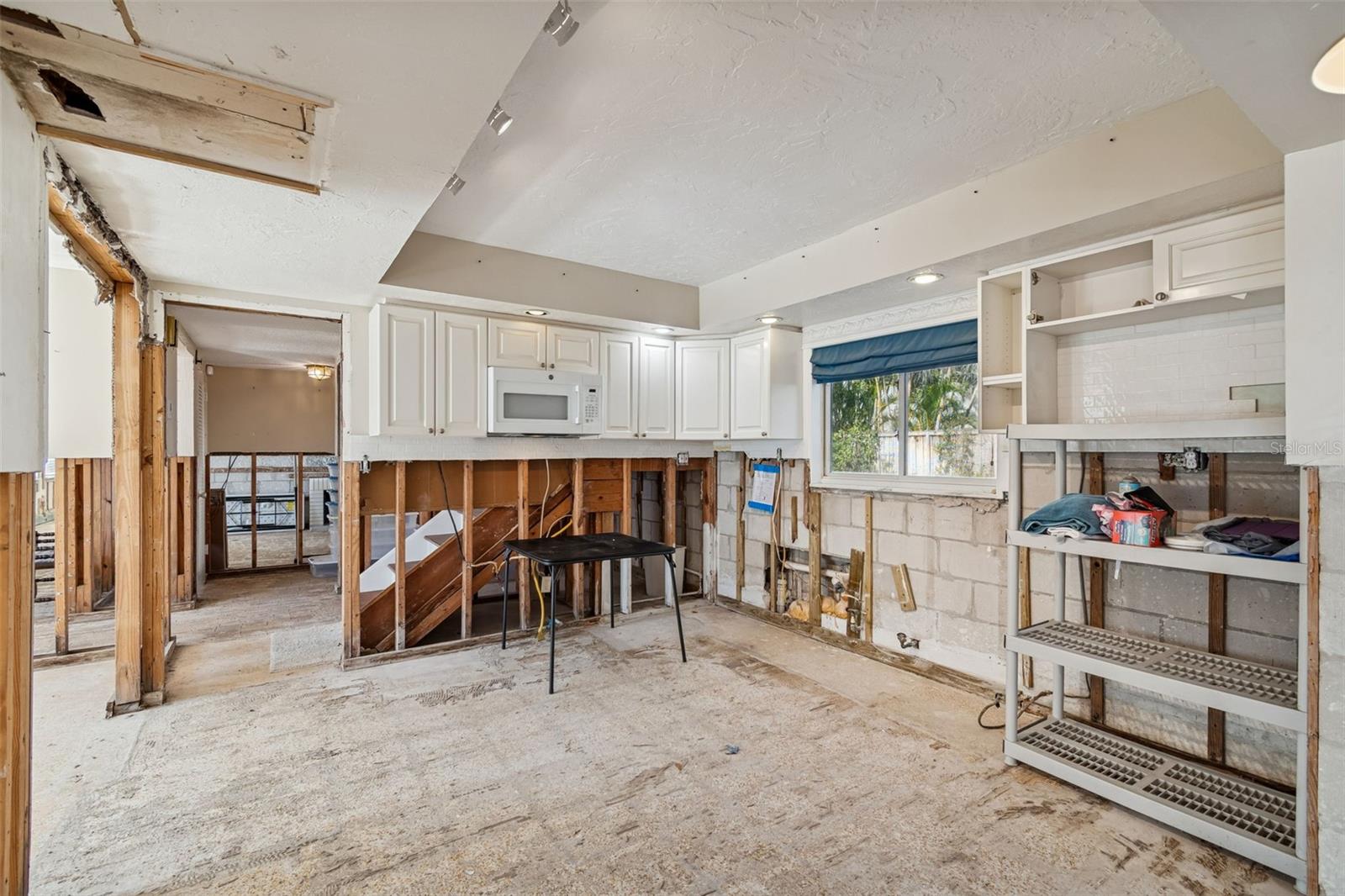 BAYSHORE ESTATES 4 - Residential