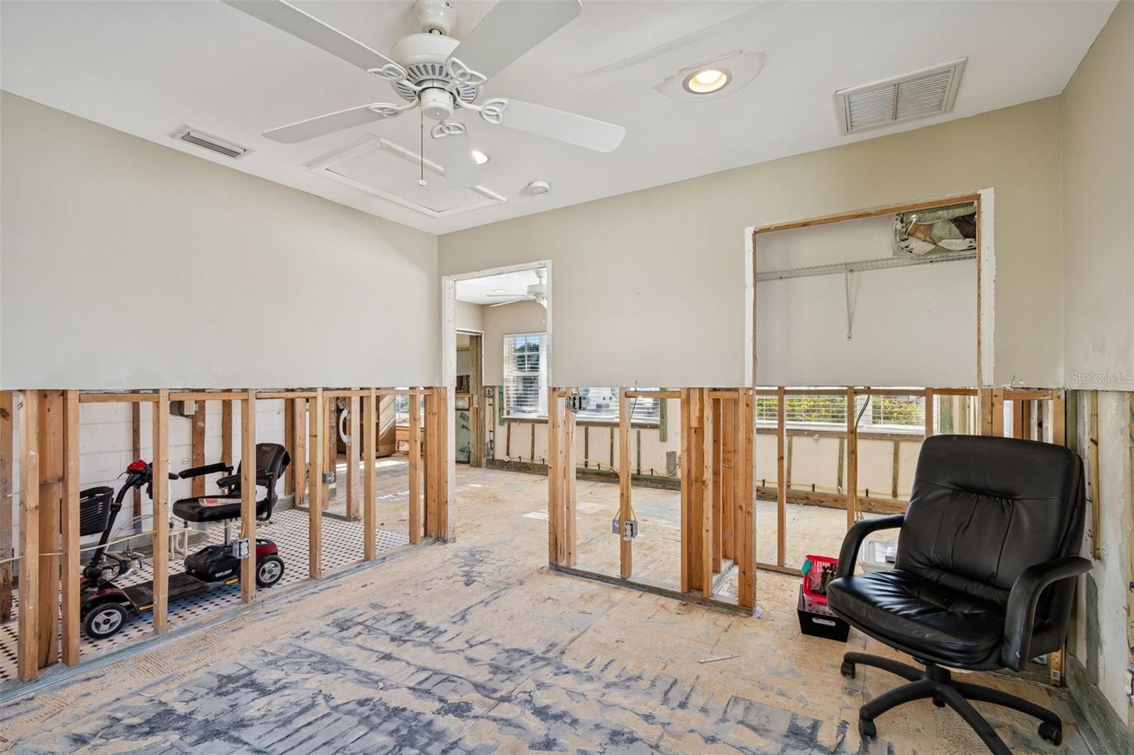 BAYSHORE ESTATES 4 - Residential