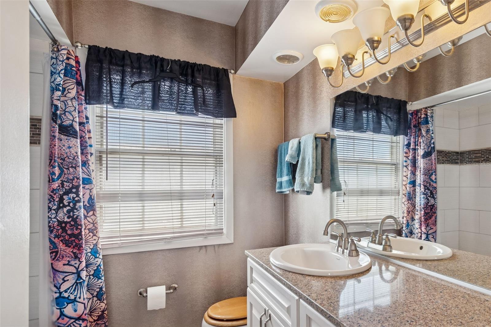 BAYSHORE ESTATES 4 - Residential