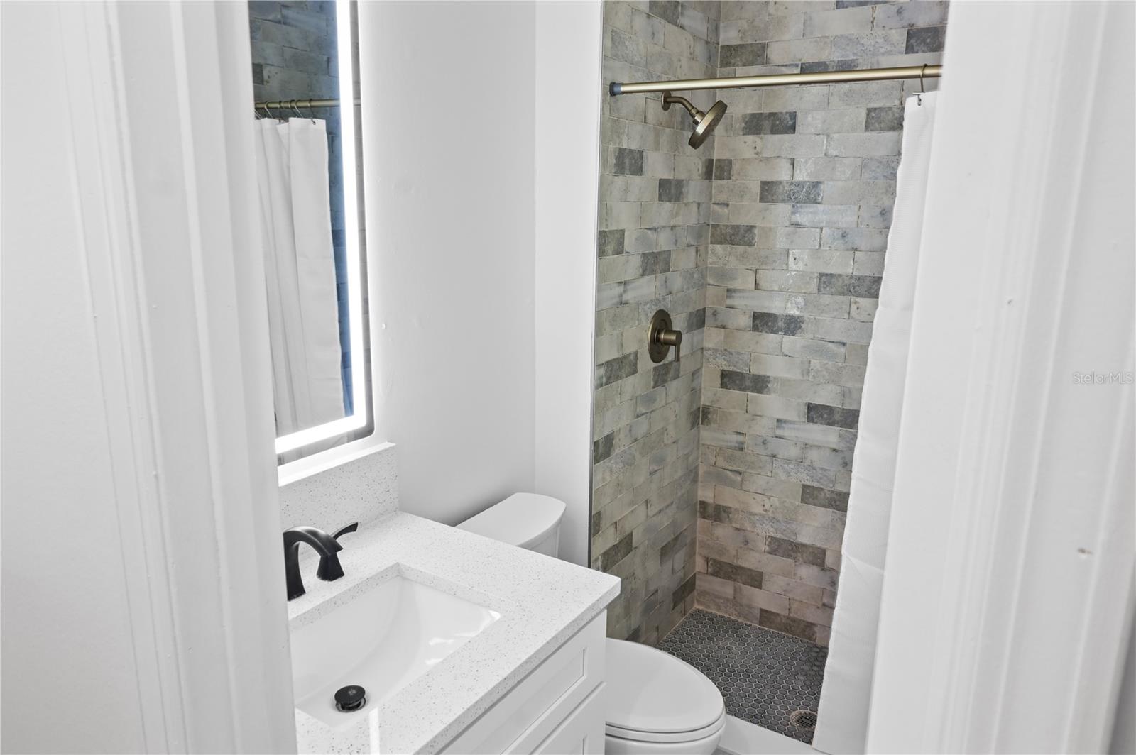 SETTLERS PTE SEC C & D - Residential Lease