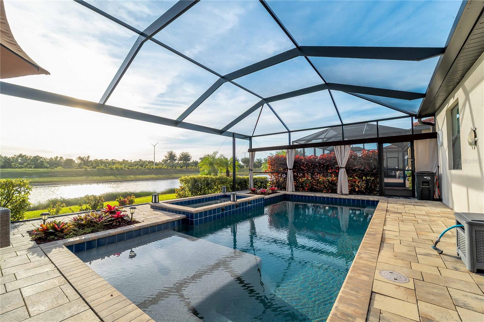 SARASOTA NATIONAL PH 9-B - Residential