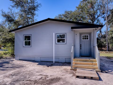 A home in BUSHNELL