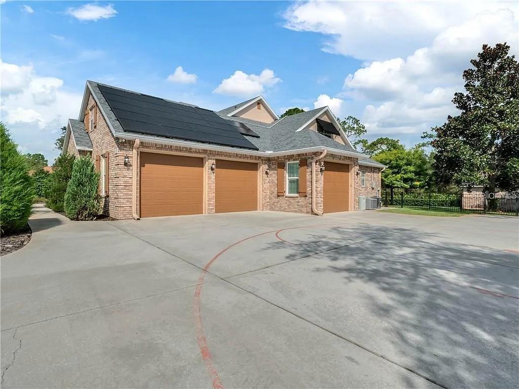 NEW ENGLAND VILLAGE - Residential