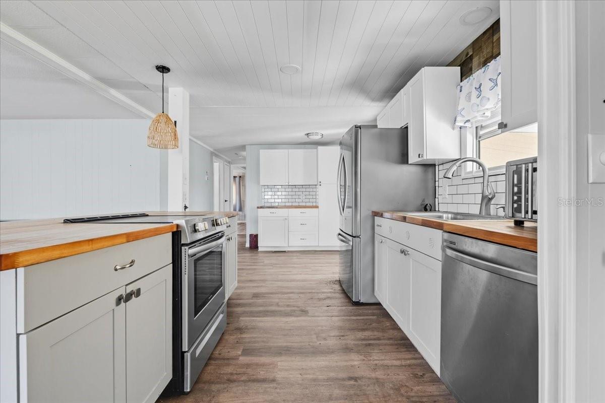 PINE LAKE - Residential
