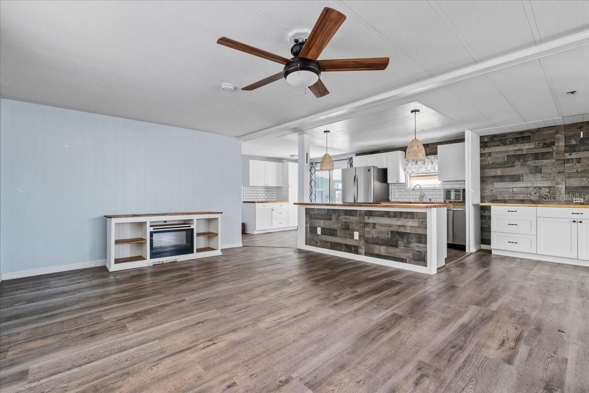 PINE LAKE - Residential