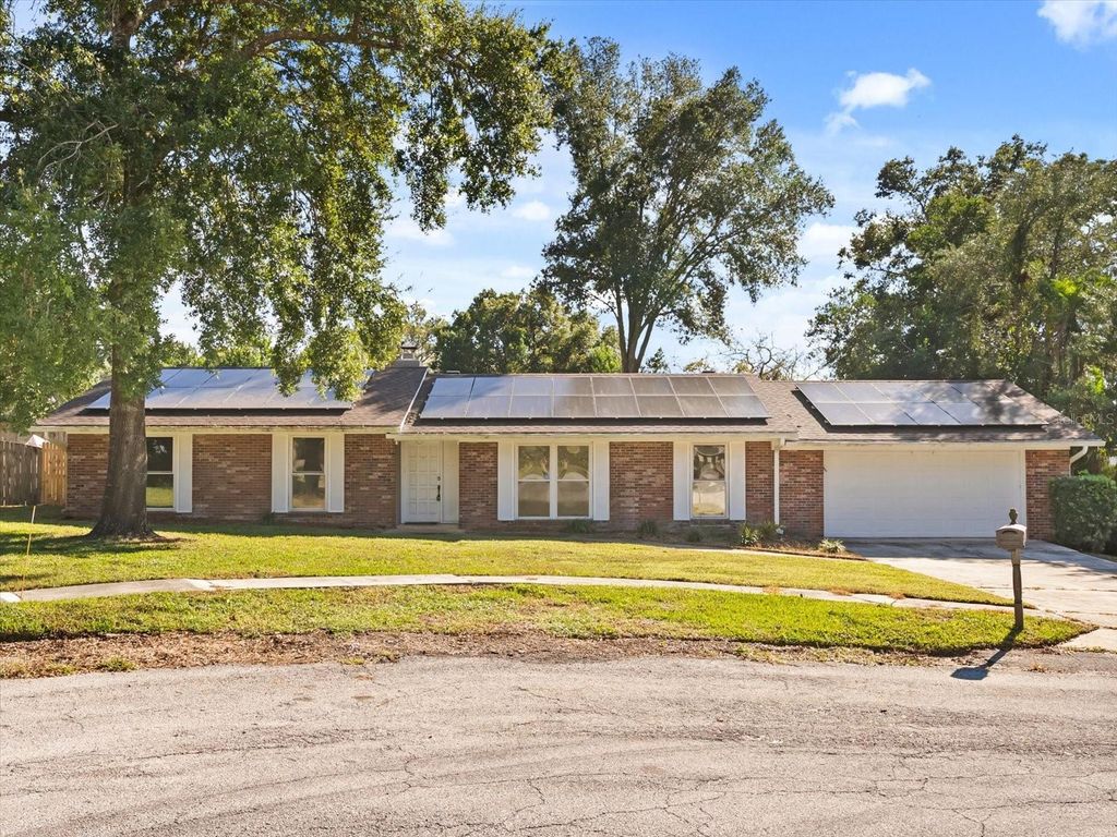 Photo of 4 Wooden Shoe Lane, Longwood, FL 32750 (MLS # O6360634)