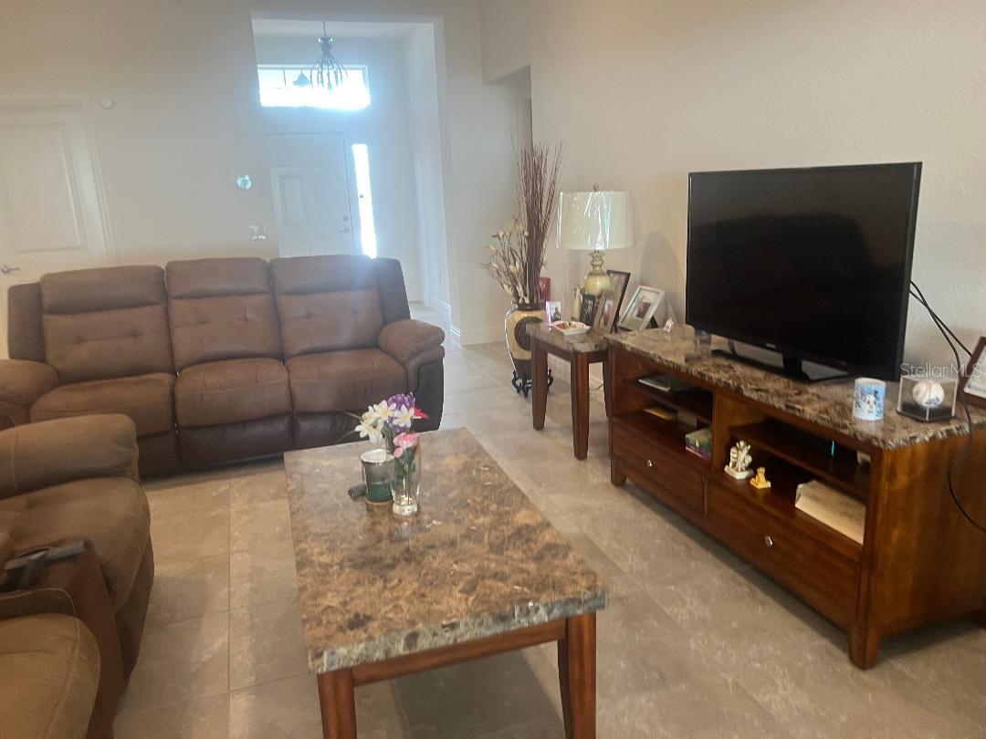 ENCLAVE/LAKESIDE LNDGS - Residential