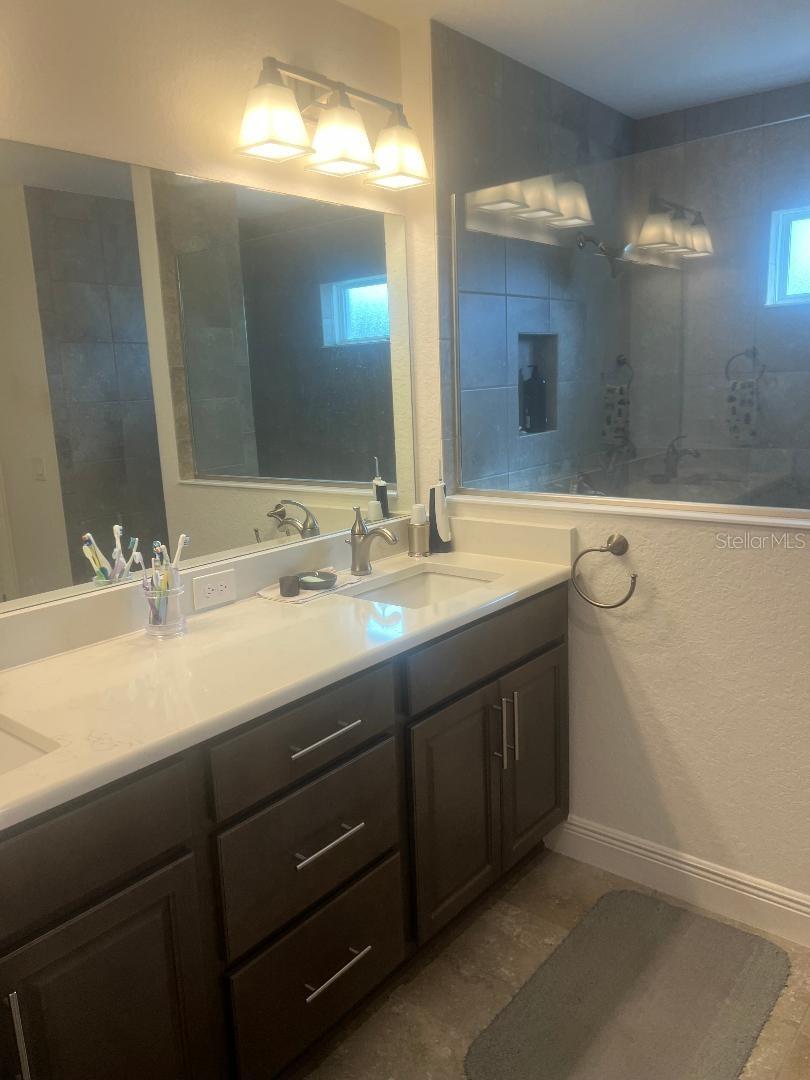 ENCLAVE/LAKESIDE LNDGS - Residential