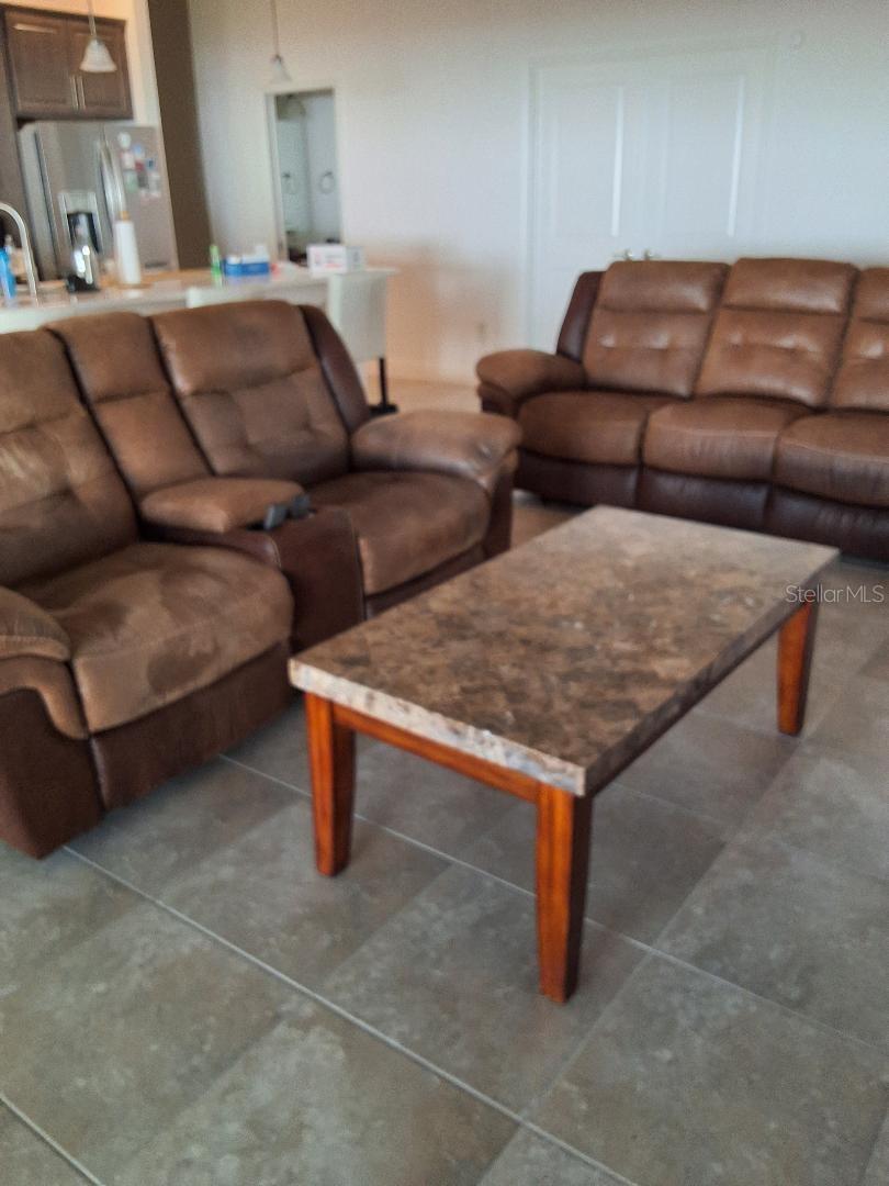 ENCLAVE/LAKESIDE LNDGS - Residential