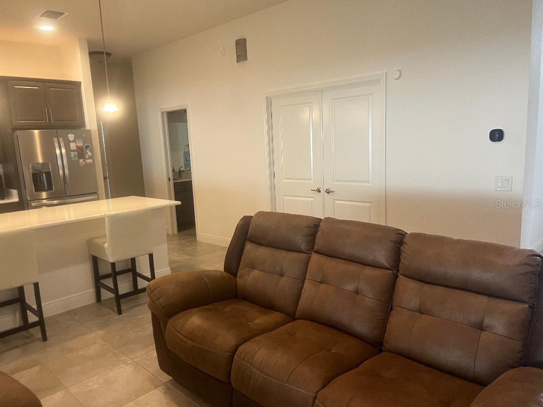 ENCLAVE/LAKESIDE LNDGS - Residential