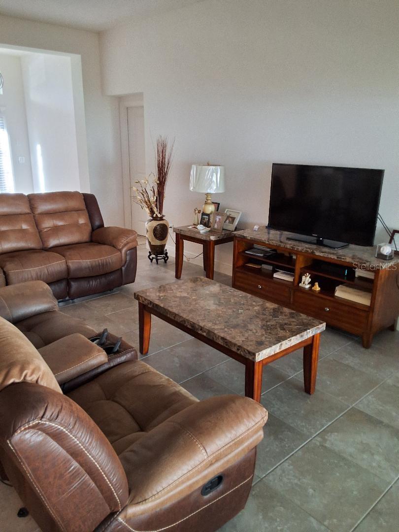 ENCLAVE/LAKESIDE LNDGS - Residential