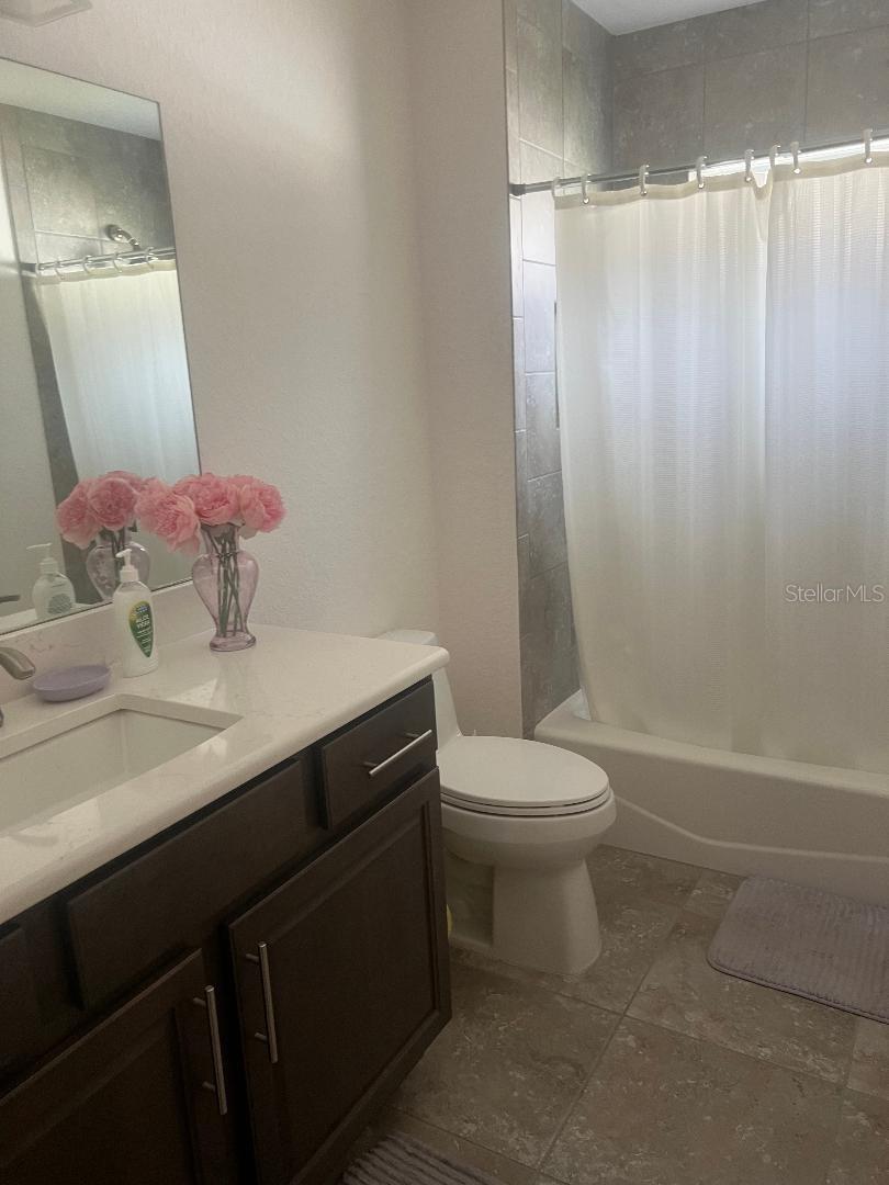 ENCLAVE/LAKESIDE LNDGS - Residential