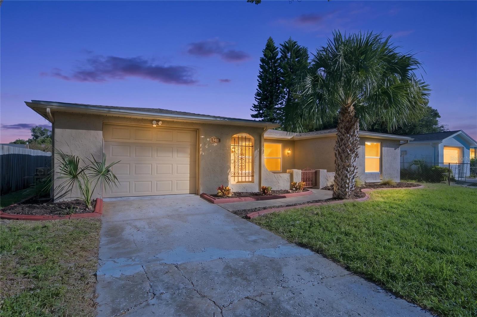 7401 OAK CREST DRIVE