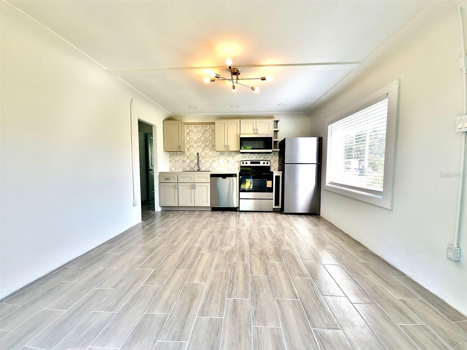 EDGEMERE - Residential