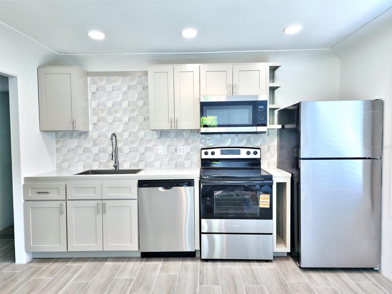 EDGEMERE - Residential