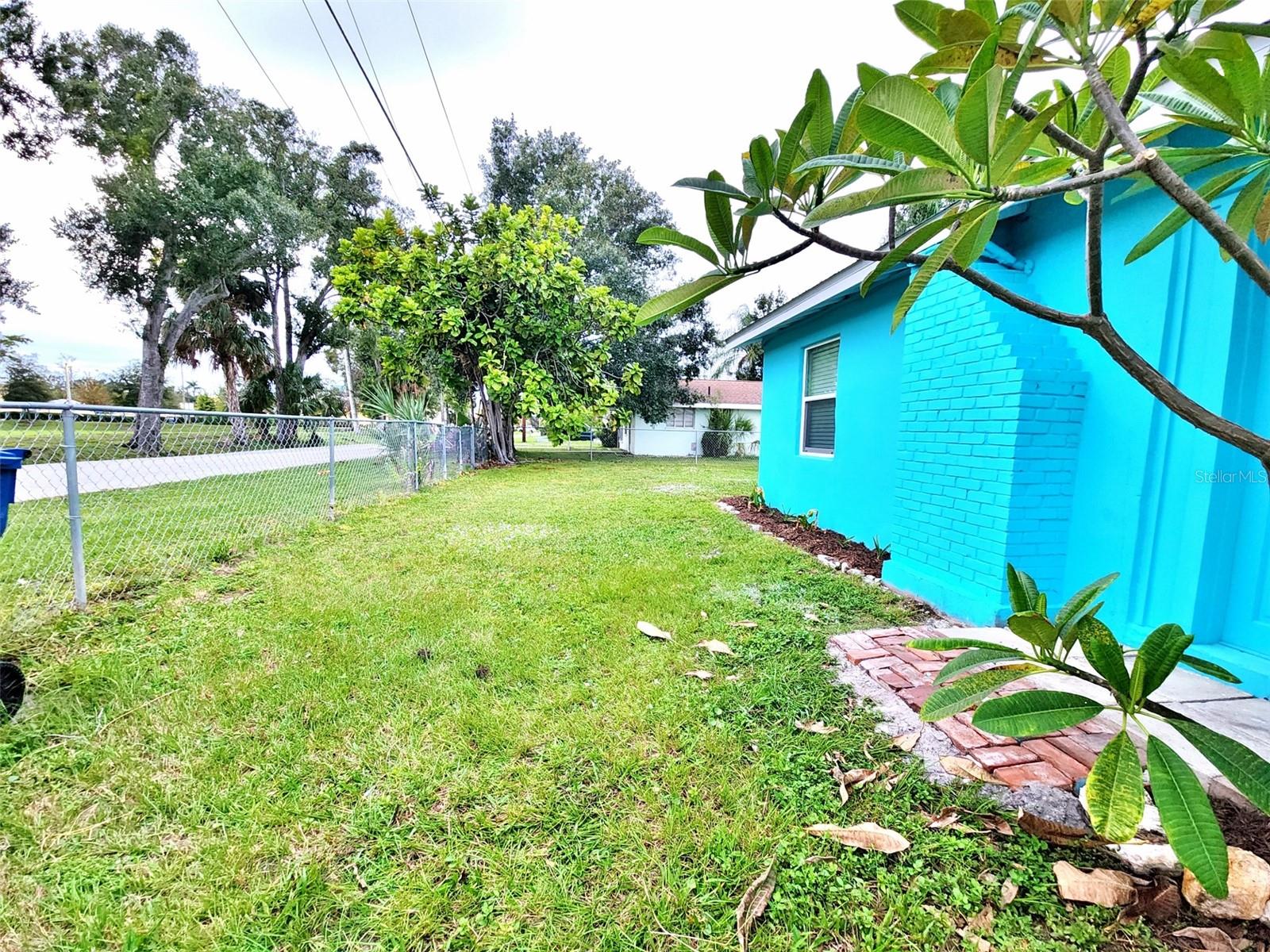 EDGEMERE - Residential