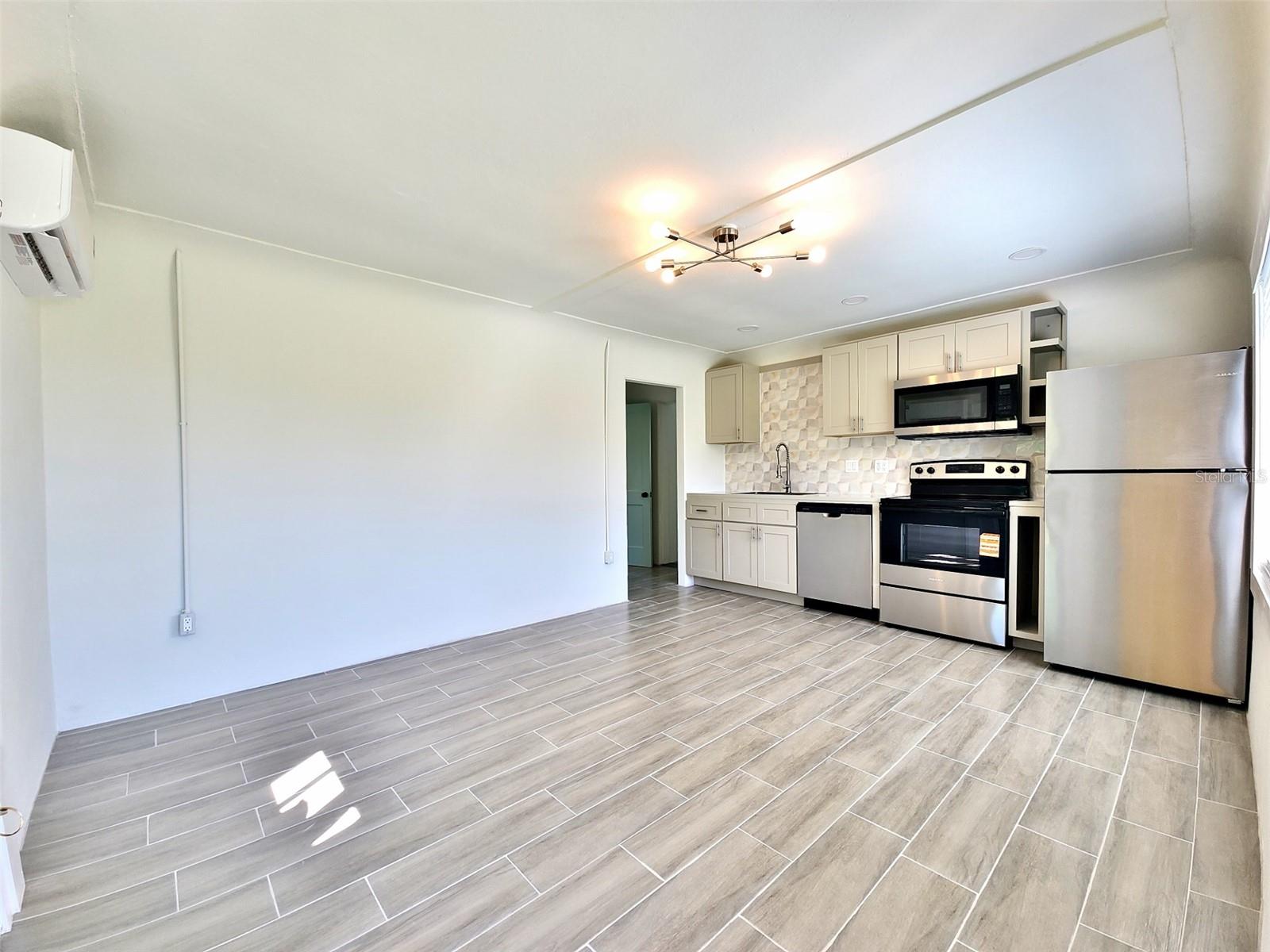 EDGEMERE - Residential