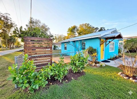 Photo of 322 34th Street W, Bradenton, FL 34205 (MLS # A4668126)