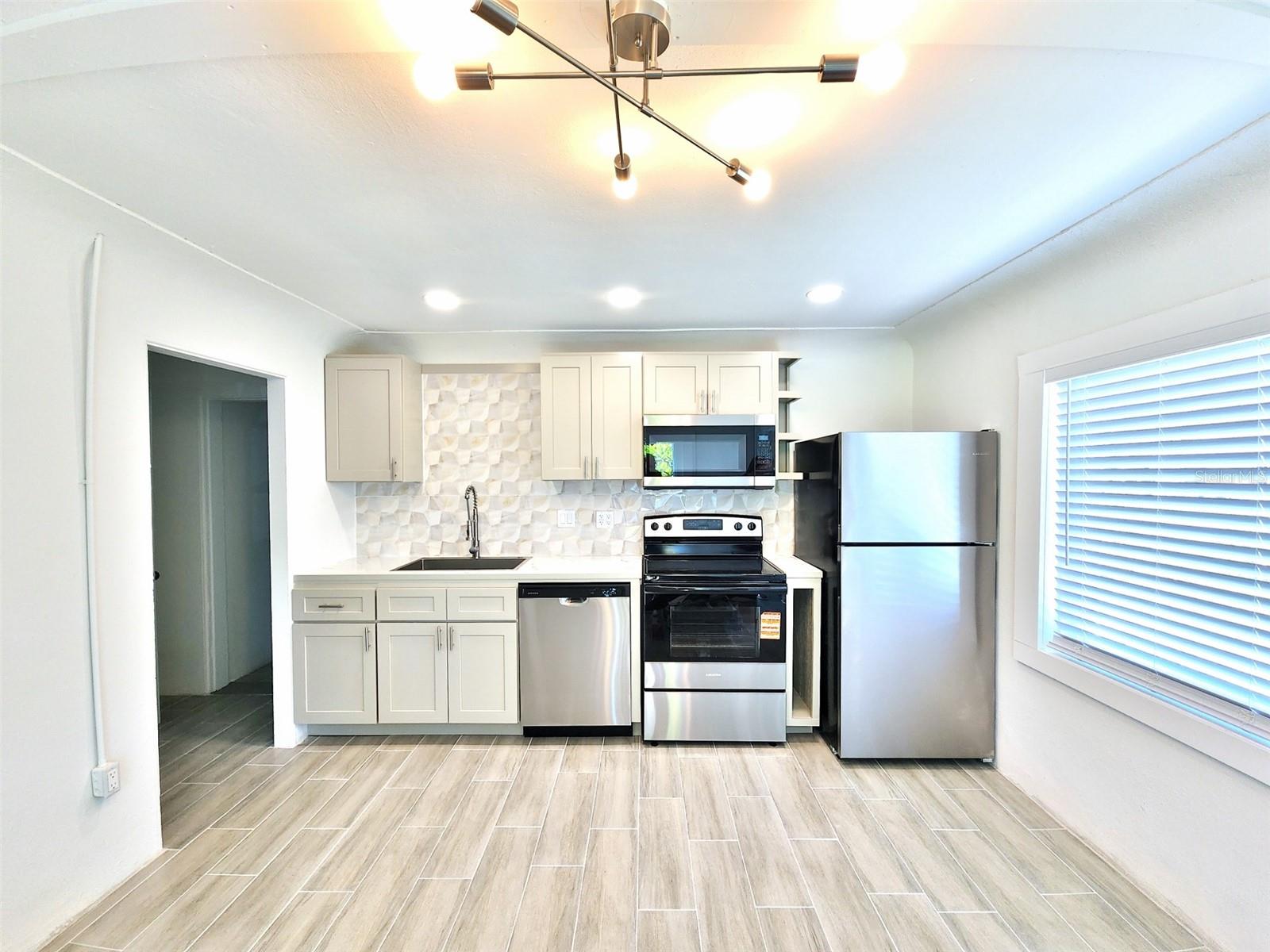 EDGEMERE - Residential