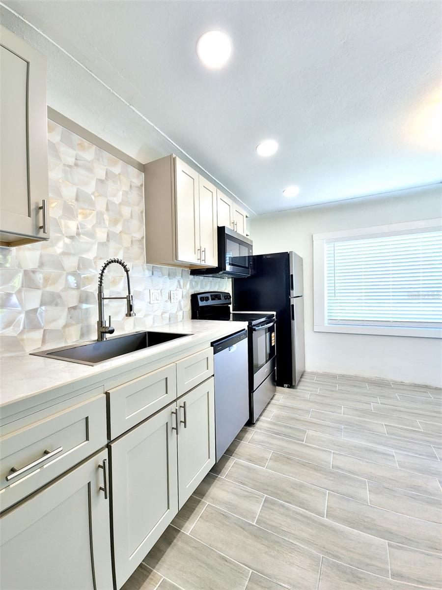 EDGEMERE - Residential