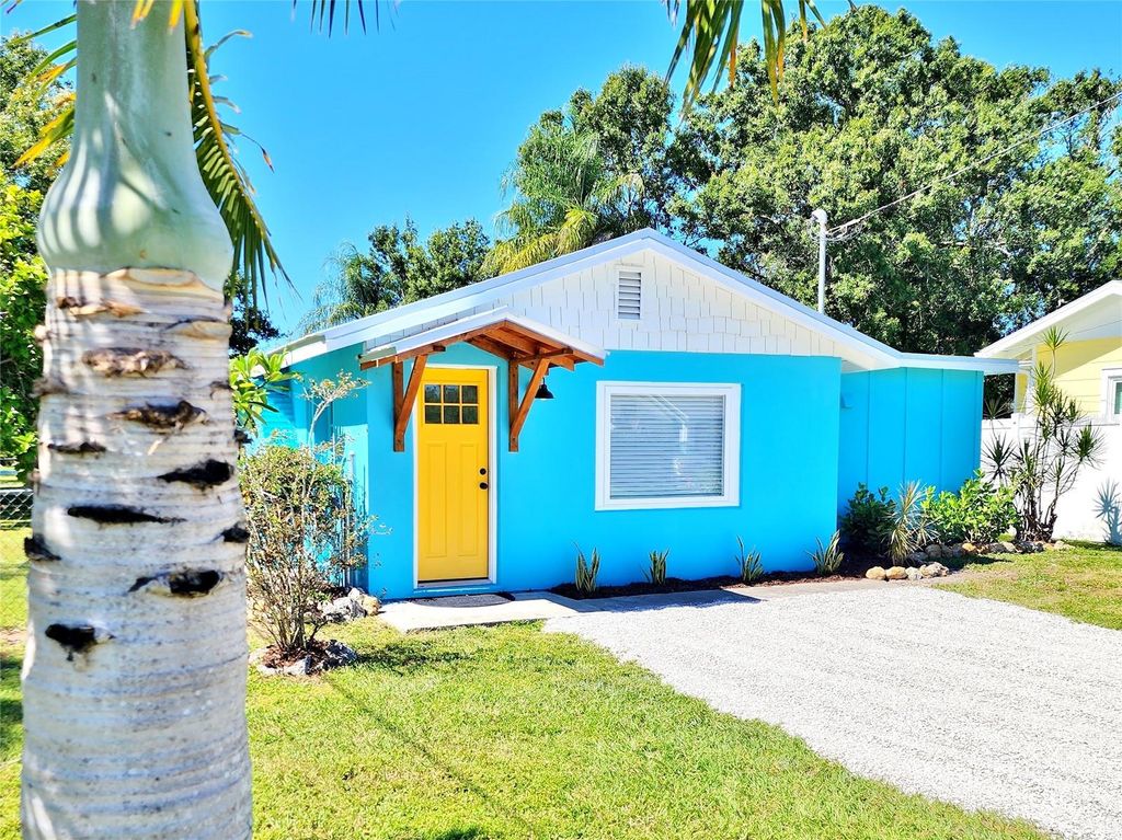 Photo of 322 34th Street W, Bradenton, FL 34205 (MLS # A4668126)