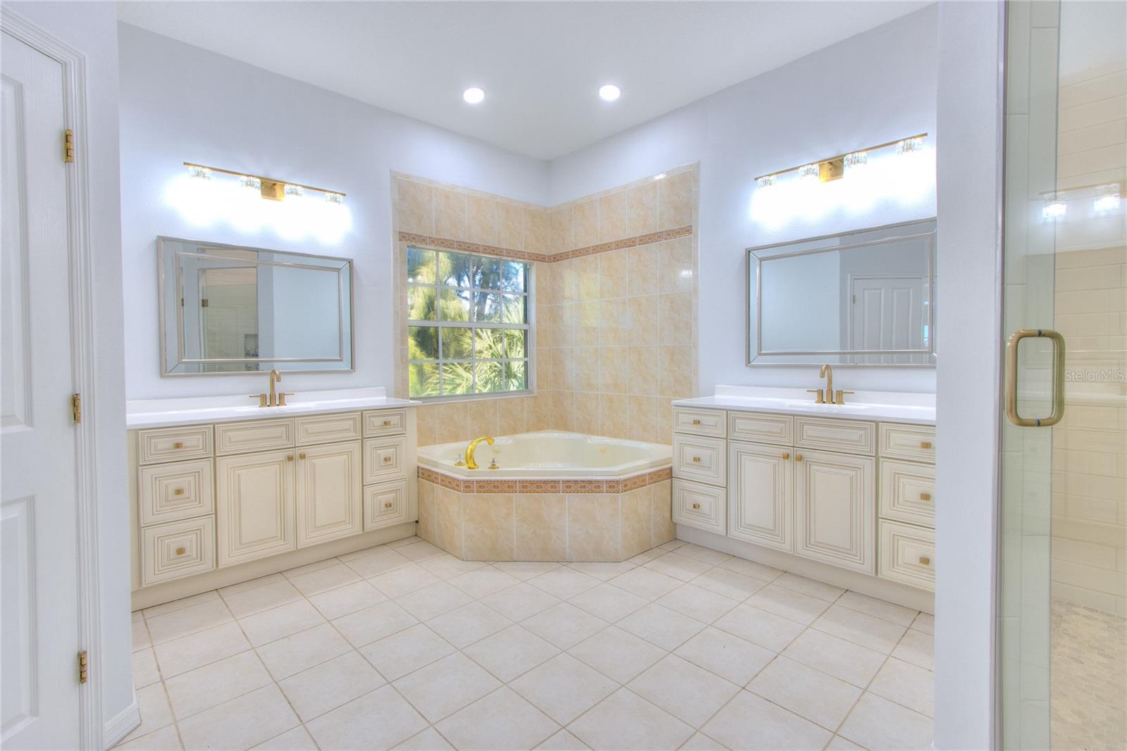 INDIAN ROCK SOUTH SHORE - Residential