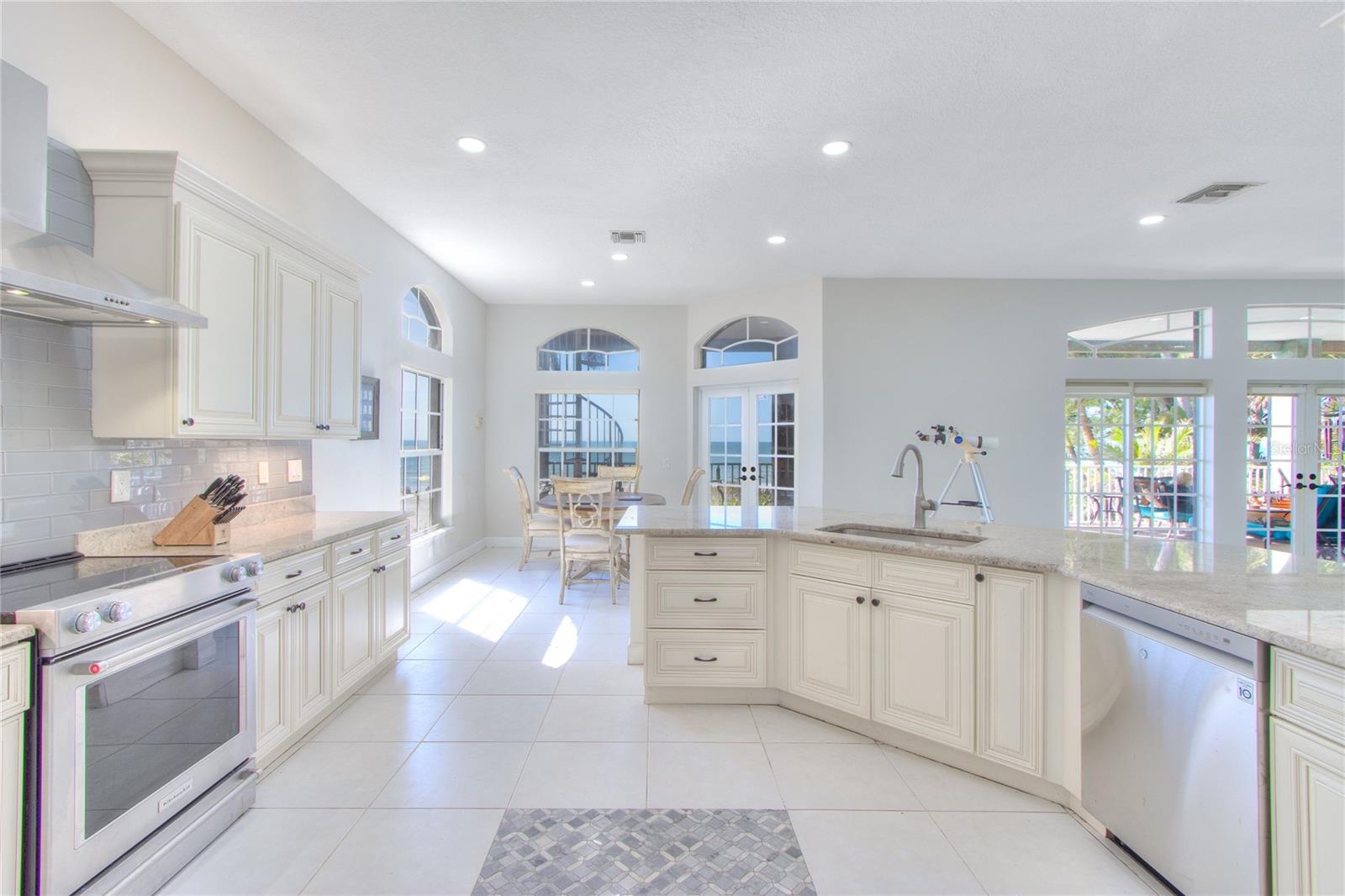 INDIAN ROCK SOUTH SHORE - Residential