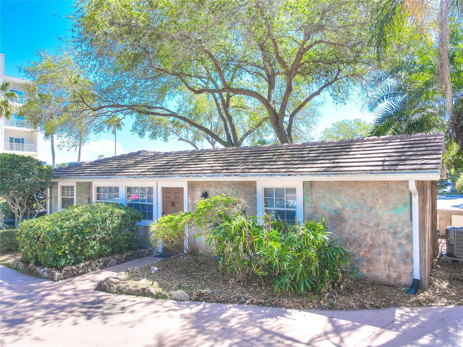 INDIAN ROCK SOUTH SHORE - Residential