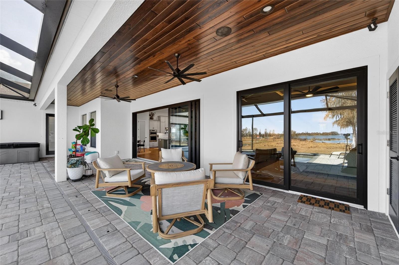 RIVERLAKE - Residential