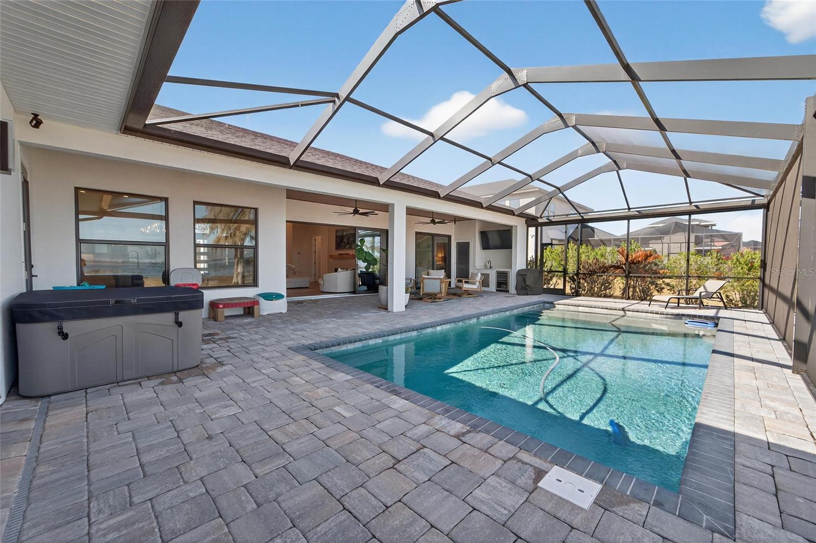 RIVERLAKE - Residential