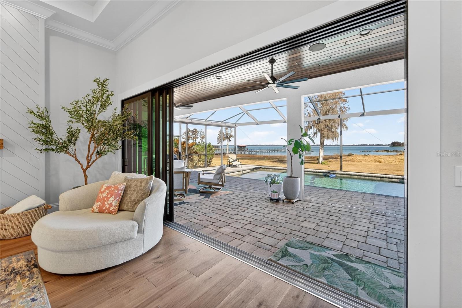 RIVERLAKE - Residential