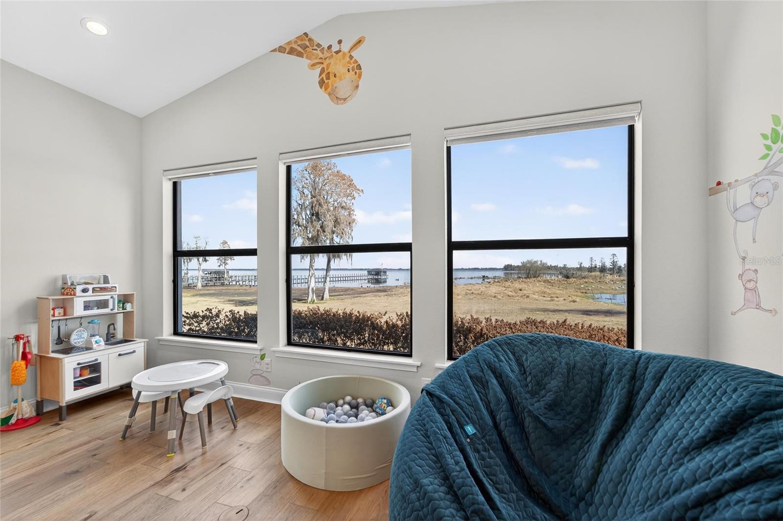 RIVERLAKE - Residential