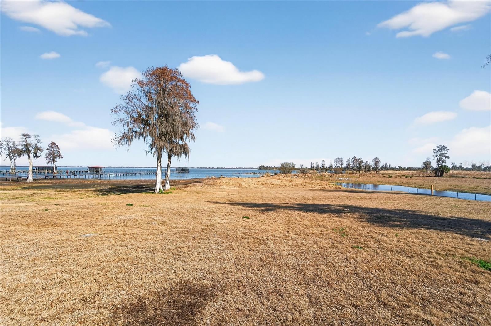 RIVERLAKE - Residential