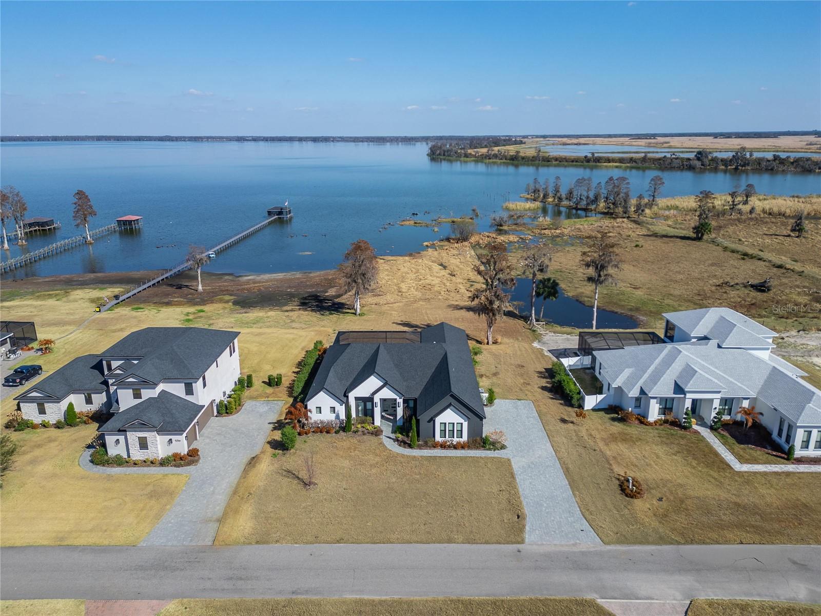 RIVERLAKE - Residential