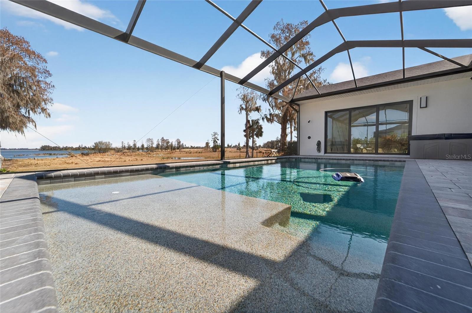 RIVERLAKE - Residential