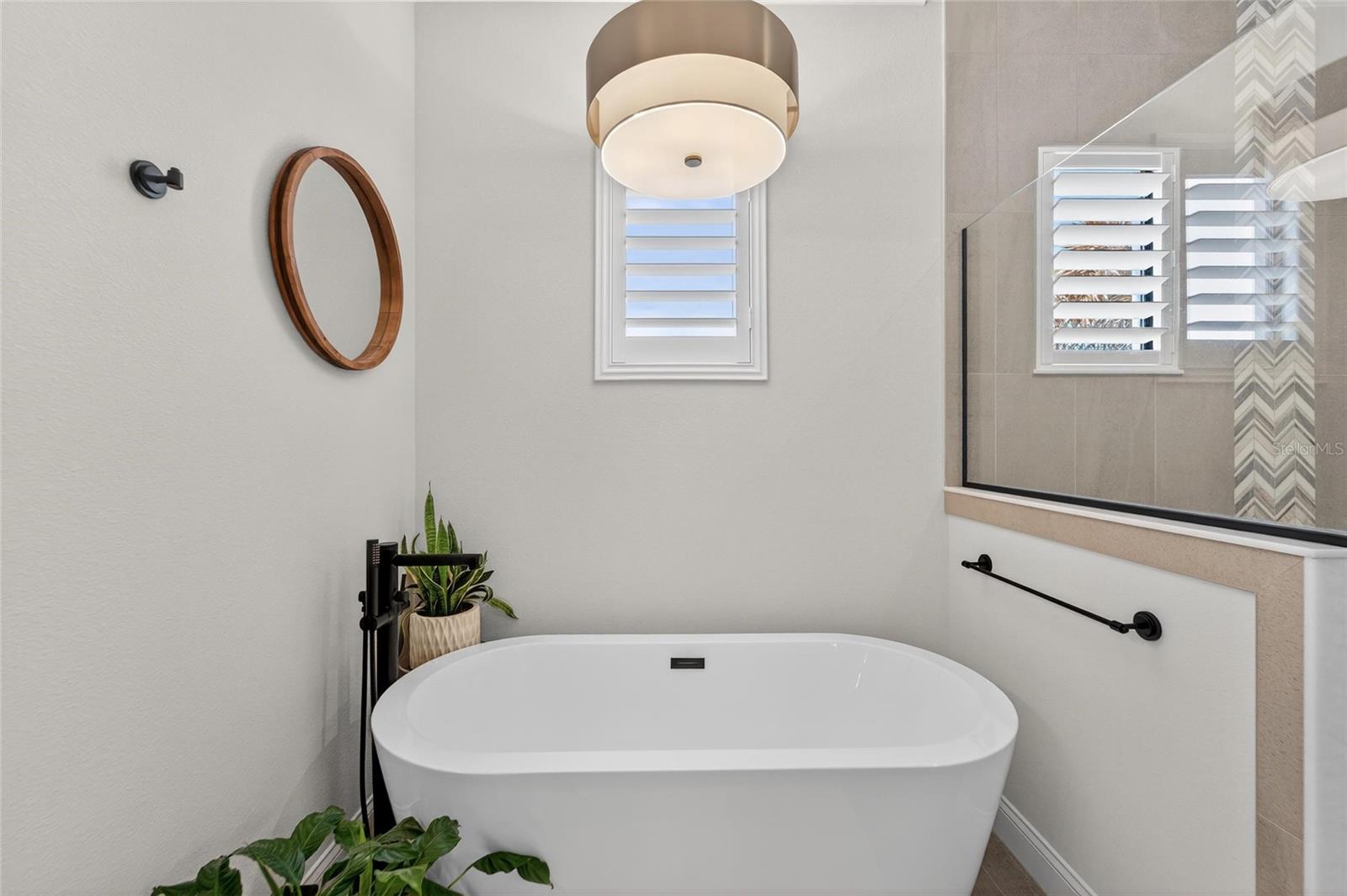 RIVERLAKE - Residential