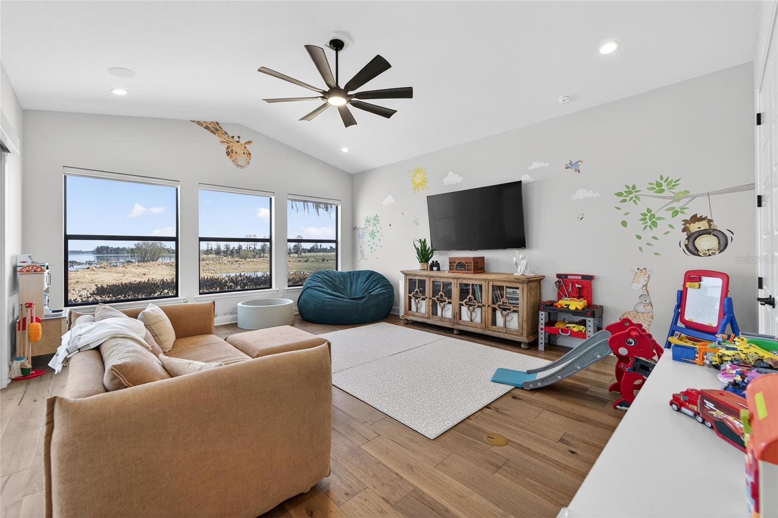 RIVERLAKE - Residential