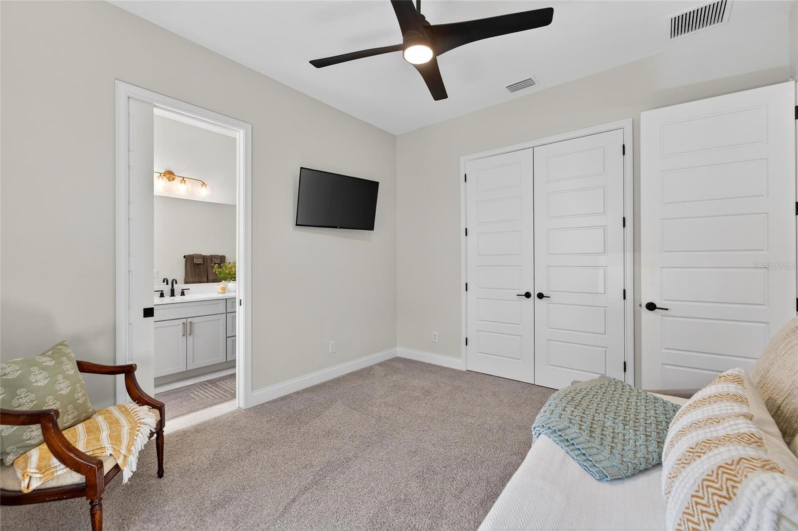 RIVERLAKE - Residential