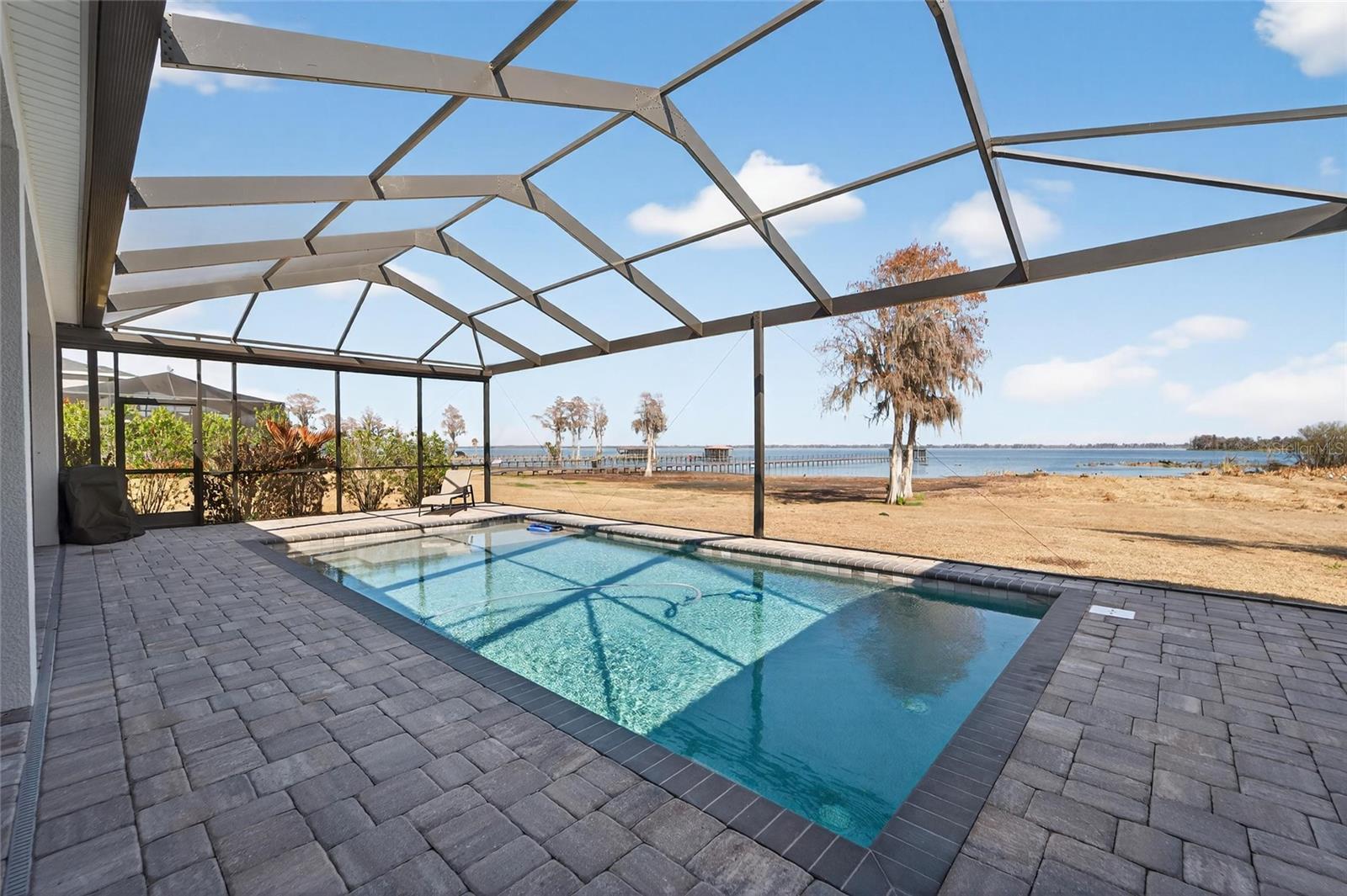 RIVERLAKE - Residential