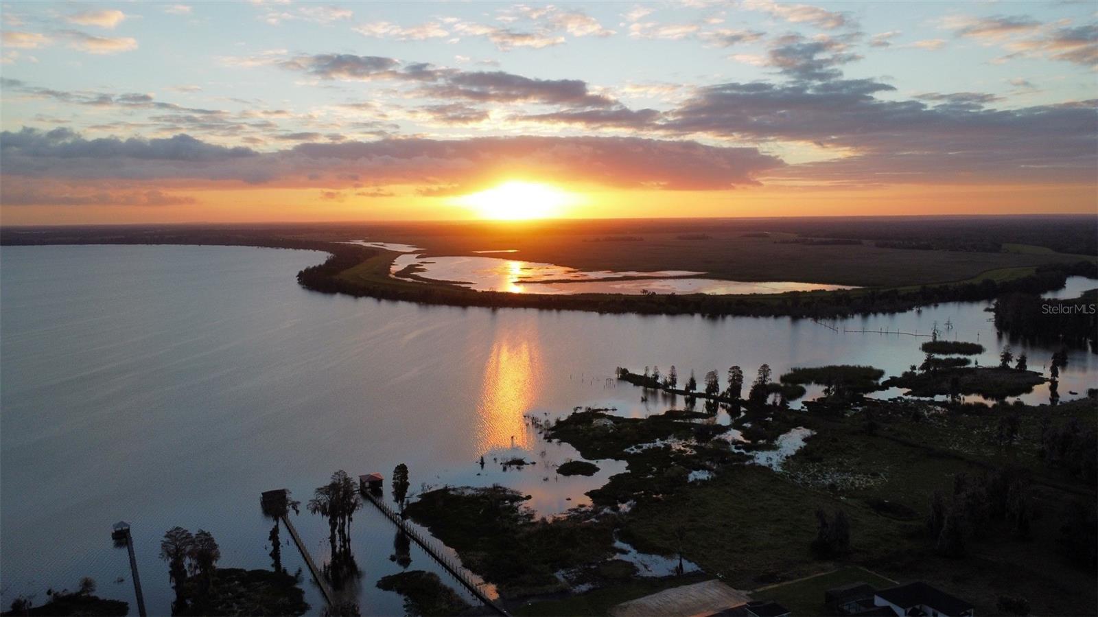 RIVERLAKE - Residential