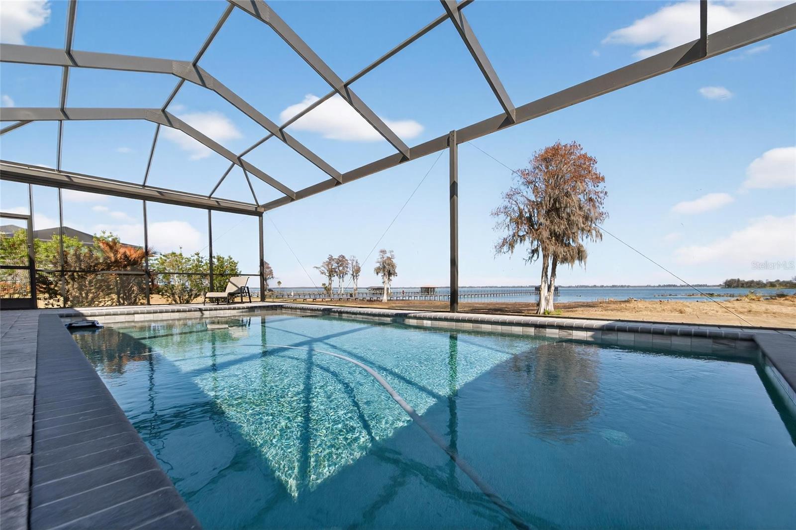 RIVERLAKE - Residential