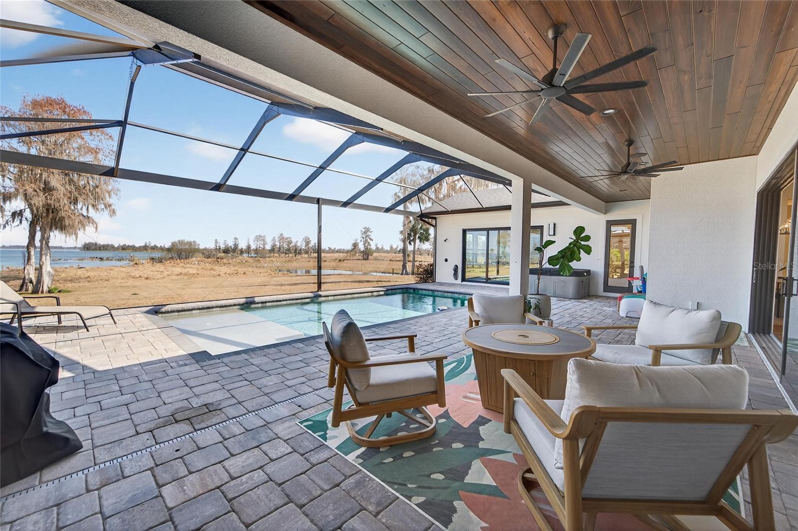 RIVERLAKE - Residential