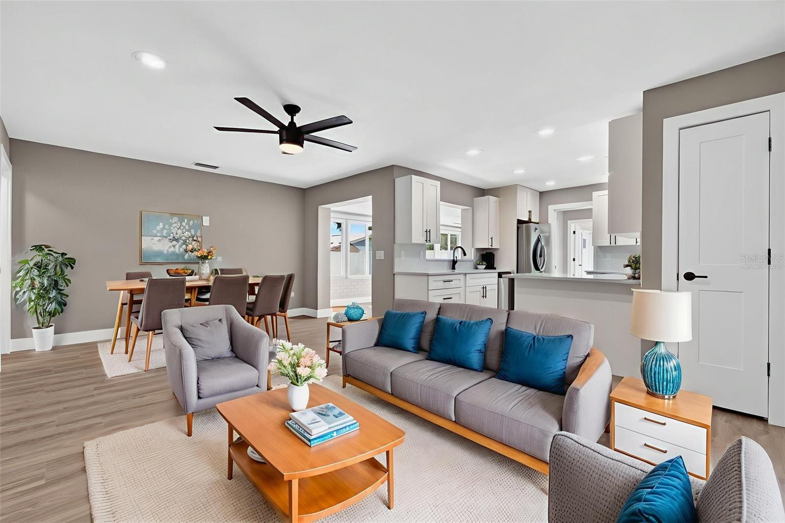 VENETIAN GARDENS - Residential