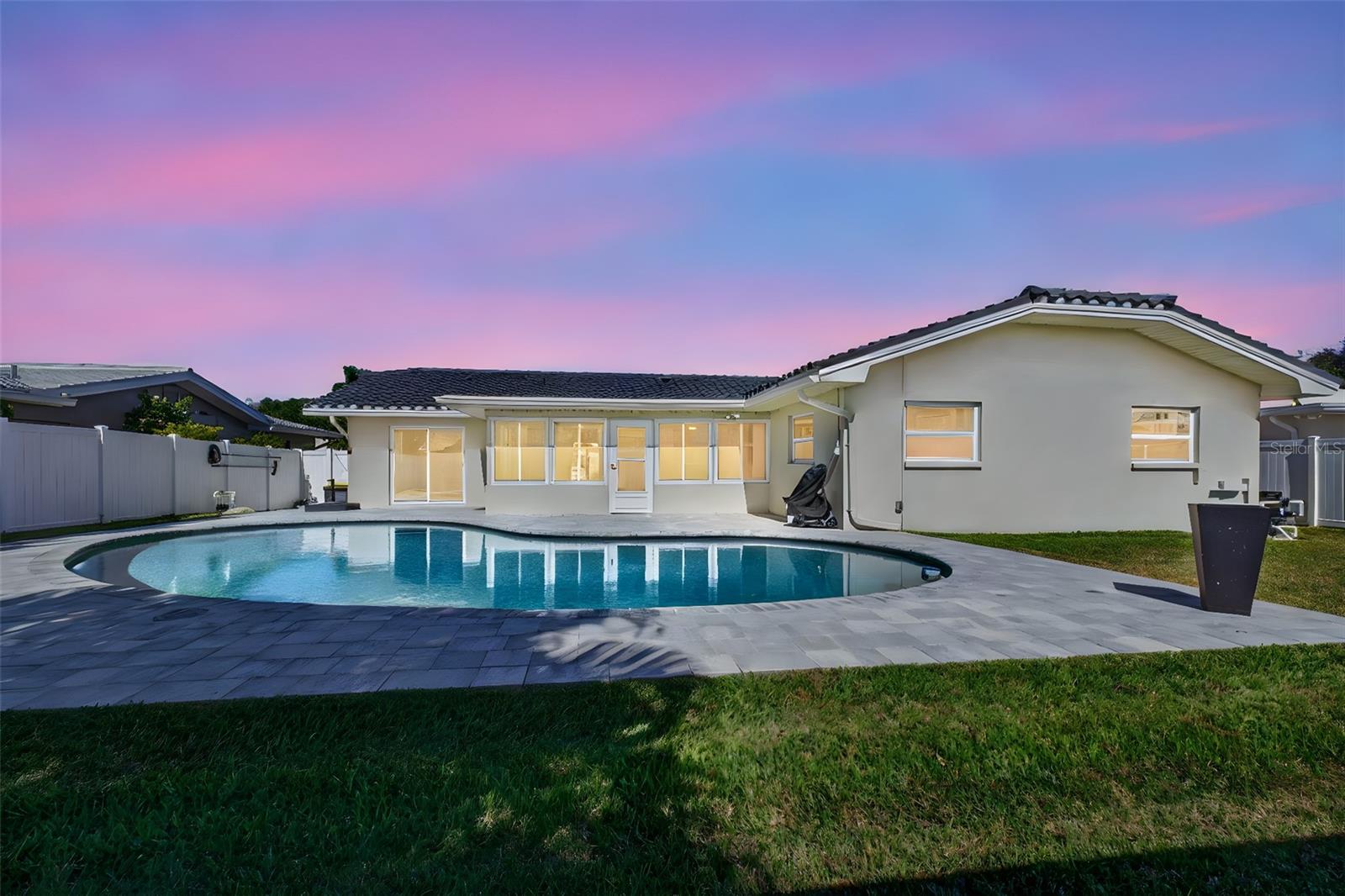 VENETIAN GARDENS - Residential