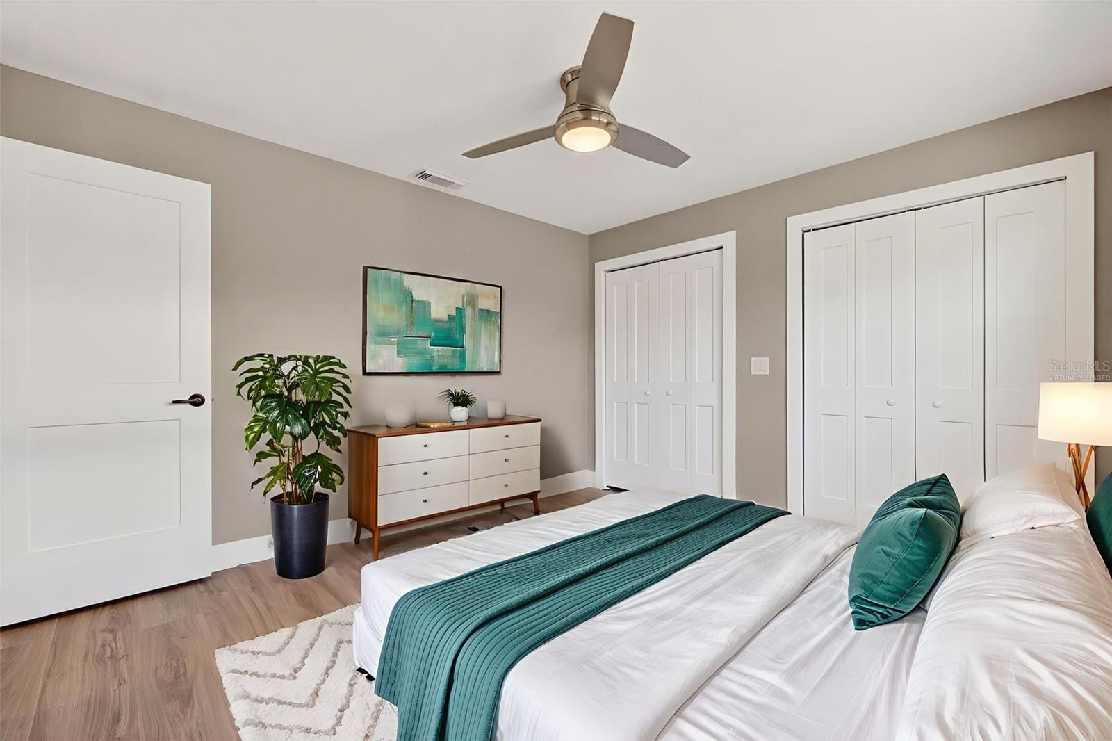 VENETIAN GARDENS - Residential