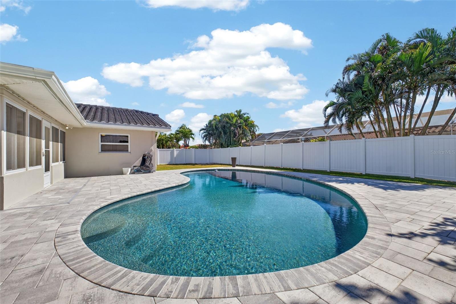 VENETIAN GARDENS - Residential