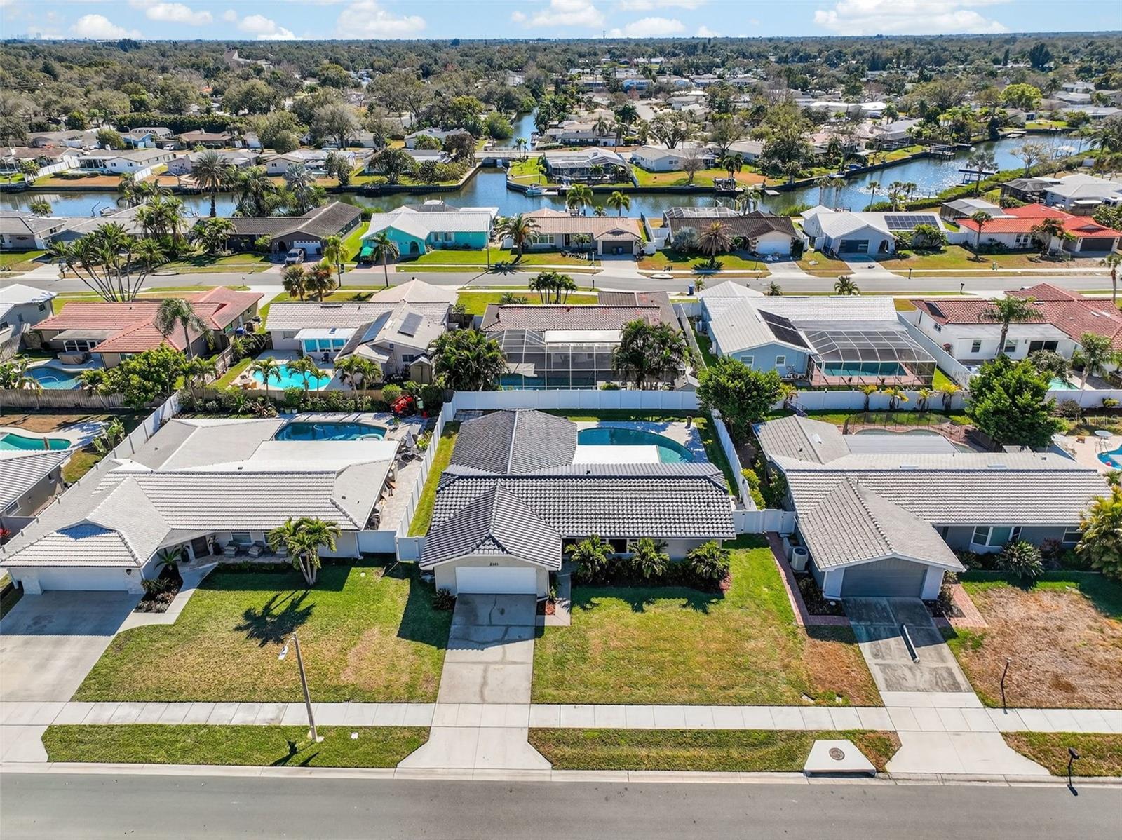 VENETIAN GARDENS - Residential