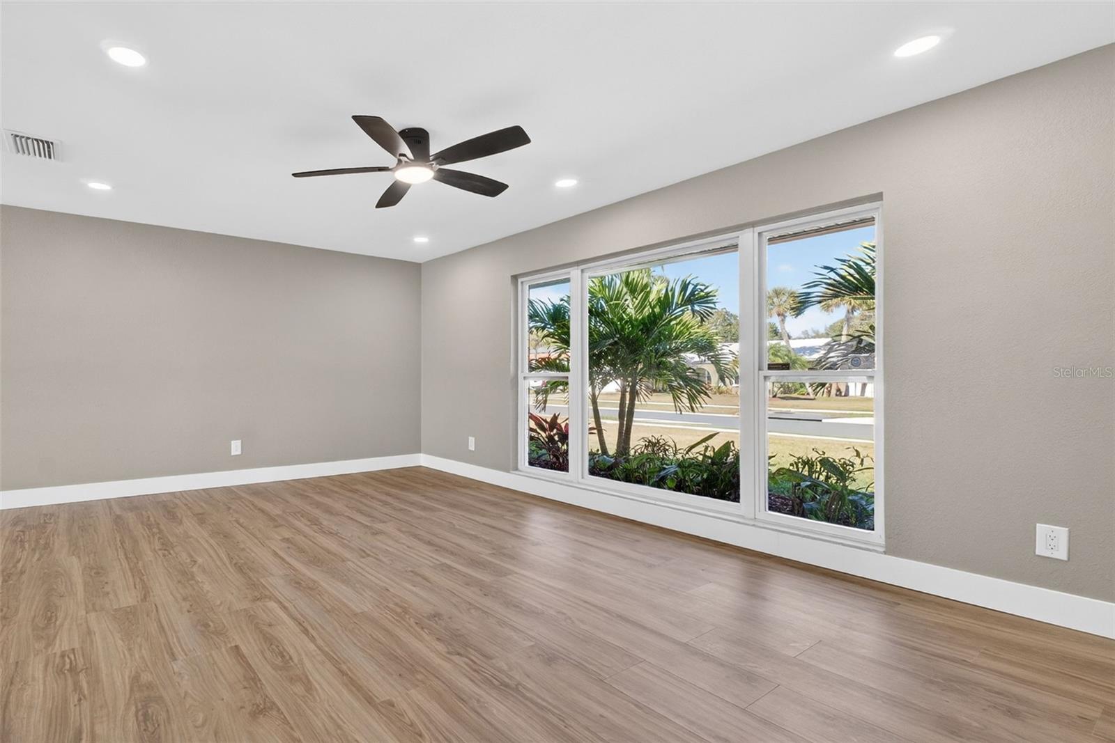 VENETIAN GARDENS - Residential